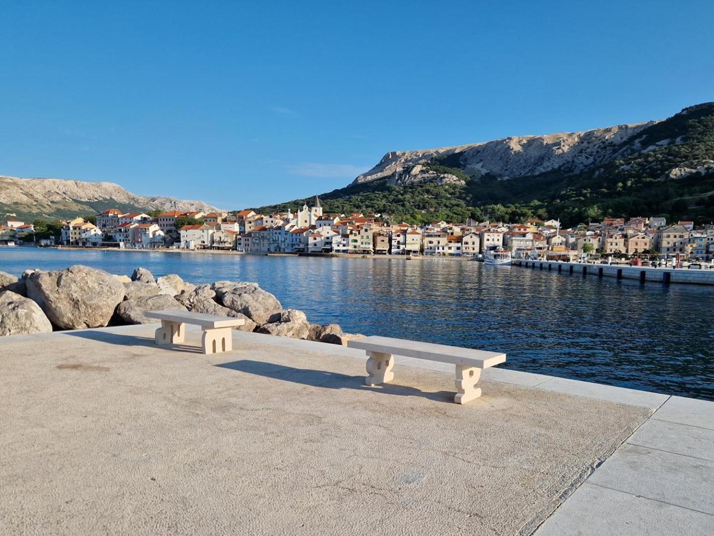 Apartments Silvija Cubranic Baška Екстериор снимка